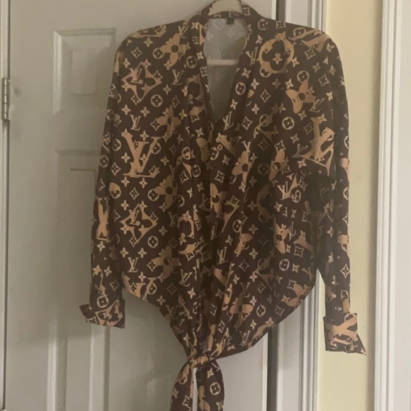 LVFashion Patterned Brown and Tan Women's Top - Picture 2 of 8